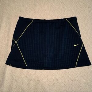 Nike Navy Tennis skirt w/ yellow detail EUC